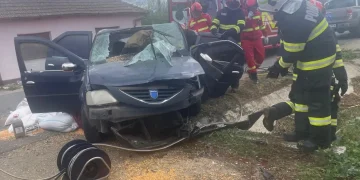 Pompierul care a salvat ieri o femeie, din nou la datorie, tot în timpul liber. Primul ajutor dat unei victime încarcerate