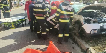 Femeie încarcerată în urma unui accident rutier în Oradea