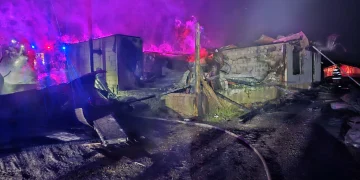 Noapte de foc la Sălicea. Casă înghițită de flăcări