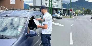 Acțiune tip „BLITZ” a Poliției Brașov pe bulevardul Saturn. Zeci de șoferi sancționați pentru viteză