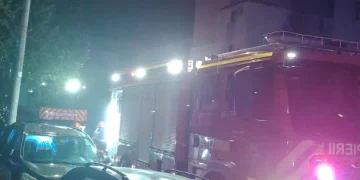 Incendiu la un bloc din Luduș. Zeci de locatari evacuați de urgență din calea flăcărilor