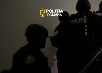 VIDEO Percheziții domiciliare în Mureș într-un dosar de înșelăciune privind pachete turistice