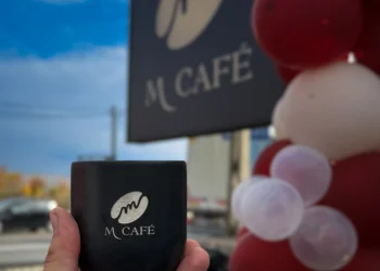 M Cafe, o nouă cafenea deschisă în Dej. Cafea de specialitate, mocktailuri și sandwichuri create de Chef Emanuel Mocan (P)