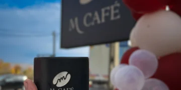 M Cafe, o nouă cafenea deschisă în Dej. Cafea de specialitate, mocktailuri și sandwichuri create de Chef Emanuel Mocan (P)