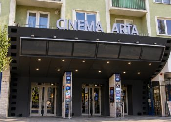 Visszatérhetnek a filmvetítések a marosvásárhelyi Művész moziba