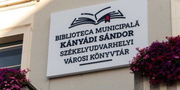 Kányádi Sándor nevét vette fel a 75 éves székelyudvarhelyi könyvtár