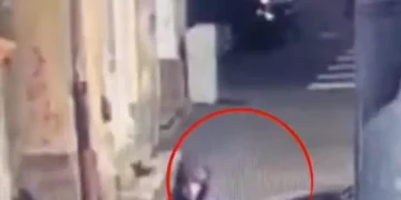 VIDEO Tânăr reținut după ce a zgâriat 22 de mașini parcate în Brașov