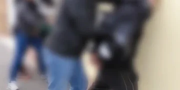 VIDEO Bani din amenințări și violență. Doi tineri de 19 ani arestați la Brașov