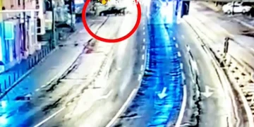 VIDEO Șofer reținut după un accident grav în Brașov. Este luată în considerare varianta unei curse ilegale de mașini