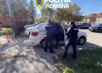VIDEO Table interactive furate dintr-o școală din Huedin. Prejudiciu de peste 360.000 de lei