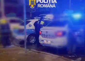 VIDEO Cei 4 smardoi care au provocat scandal la sala de jocuri din Brașov, reținuți. 2 agenți de pază ar fi fost loviți