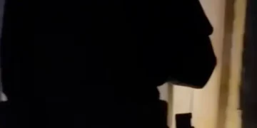 VIDEO Cazul camerelor video ascunse într-o unitate de cazare de pe Valea Avrigului. Polițiștii au făcut percheziții