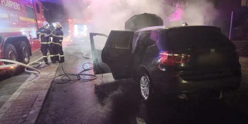 Incendiu auto în Feleacu. Focul a pornit la compartimentul motor
