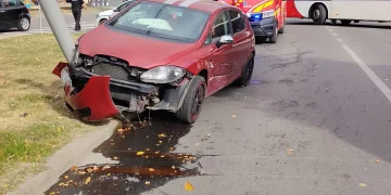 2 mașini implicate într-un accident pe strada Decebal din Alba Iulia