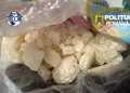 VIDEO Droguri aduse din Cehia prin firme de curierat și vândute în Alba. 5 persoane reținute după 7 percheziții