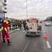 FOTO Mașină răsturnată pe strada Avram Iancu din Florești. Femeie extrasă de pompieri din autoturism