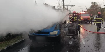 Autoutilitară cuprinsă de flăcări pe strada Traian Vuia din Cluj-Napoca