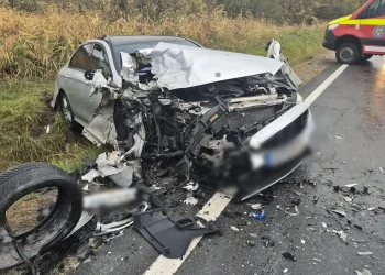 FOTO Accident în zona Feleacu. 6 persoane, printre care 2 copii, au avut nevoie de îngrijiri medicale