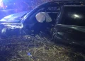 FOTO Accident la ieșirea din Beclean spre Bistrița. O persoană a rămas blocată în mașină