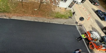 FOTO Stadiul lucrărilor din zona străzii Ecaterina Teodoroiu din municipiul Dej. S-a ajuns în etapa turnării stratului de asfalt