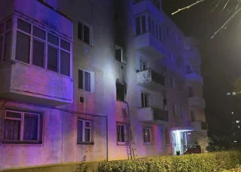 Incendiu într-un bloc din Mediaș. 25 de persoane au fost evacuate