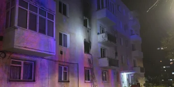 Incendiu într-un bloc din Mediaș. 25 de persoane au fost evacuate