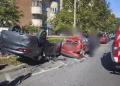 Accident grav pe Calea Dorobanților din Cluj-Napoca. Mașină răsturnată și o femeie transportată la spital