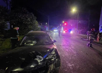 Accident cu șase victime în Reghin. Coliziune între două mașini la intersecția Apalinei cu Pomilor